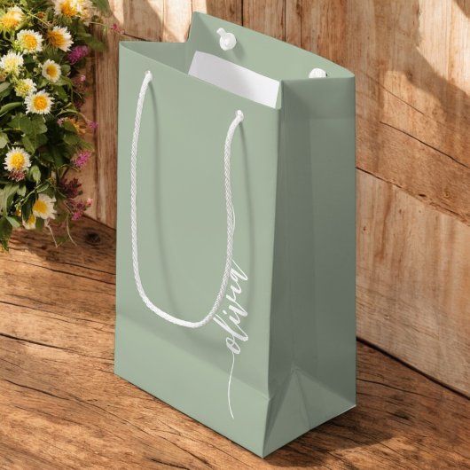 Sage Green Minimalistisch Modern Monogram Elegant Kleine Geschenktüte