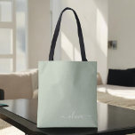 Sage Green Minimalistisch Modern Monogram Elegant Tasche<br><div class="desc">Mit unserer Sage Green Minimalistisch Modern Monogram Elegant Collection: Erleben Sie Ihre Ästhetik mit ruhiger Eleganz und zeitloser Eleganz. Unsere Kollektion präsentiert minimalistische Designs in einer ruhigen, grünen Weiß, ergänzt durch raffinierte Monogramme, die auf Ihren persönlichen Stil zugeschnitten sind. Von der polierten Schreibwaren bis hin zu vielseitigem Zubehör, jedes Stück...</div>