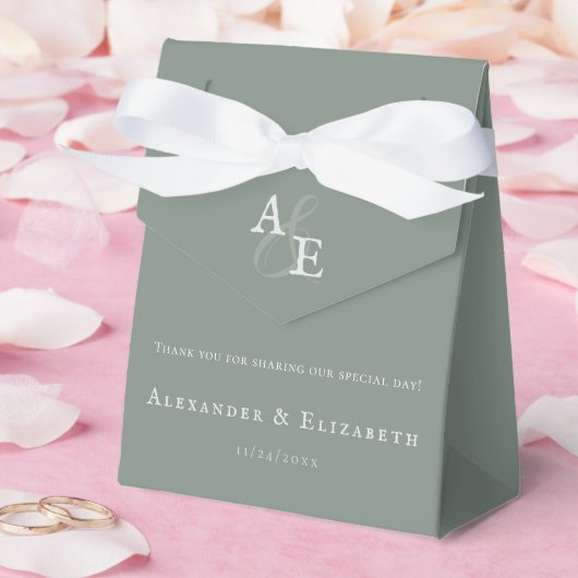 Sage Green Minimalistisch Monogram Wedding Geschenkschachtel (Hochzeit)
