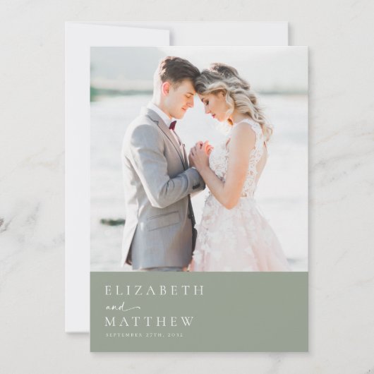 Sage Green Minimalistisch Script Foto Hochzeit Dankeskarte (Vorderseite)