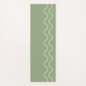 Sage Green Modern Minimal Wavy Lines And Initials Yogamatte (Vorderseite)