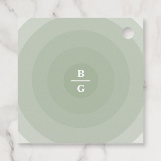 Sage Green Modern Monogram Wedding Geschenkanhänger (Rückseite)