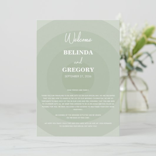 Sage Green Modern Monogram Wedding Itinerary Programm (Stehend Vorderseite)