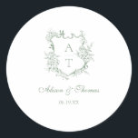 Sage Green Monogram Wappen Wedding Umschlag Aufkle Runder Aufkleber<br><div class="desc">Elegante Weise grün Drehbuch Blumenmonogramm Wappen Hochzeit klassische Umschlag Aufkleber Aufkleber.</div>
