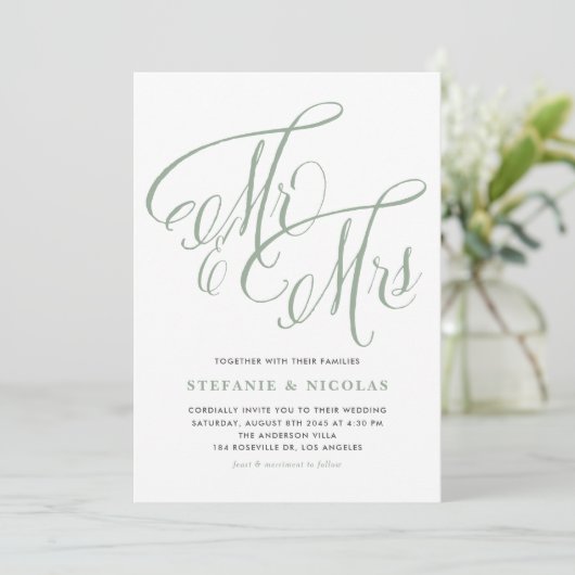 Sage Green Mrs. und Mrs. Rustic Script Wedding Einladung (Stehend Vorderseite)