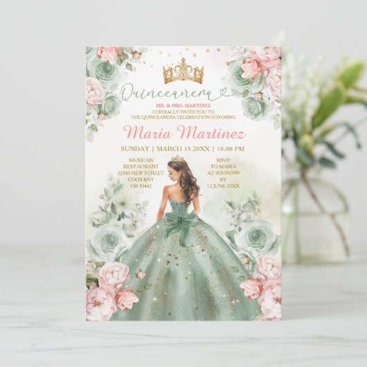 Sage Green Pink Peach Princess Floral Quinceañera Einladung (Stehend Vorderseite)