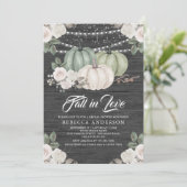 Sage Green Pumpkin Floral Fall Wood Brautparty Einladung (Stehend Vorderseite)