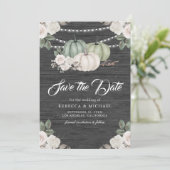 Sage Green Pumpkin Floral Wood Wedding Save The Date (Stehend Vorderseite)