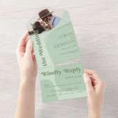 Sage Green Retro Typografie Foto Hochzeit rsvp All In One Einladung (Abreißen)
