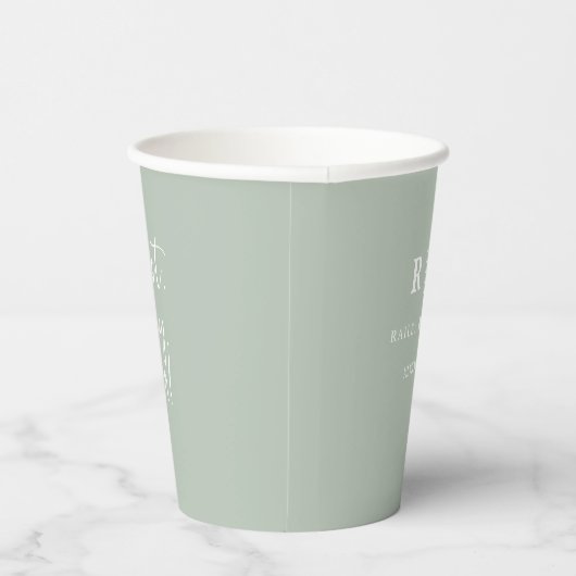 Sage Green Roman Numerals Monogram Wedding Pappbecher (Rechts)