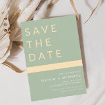 Sage Green Save the Date Elegante Gold<br><div class="desc">Hochzeit Elegant Sage Green und Gold speichern Sie die Datumskarten. Die Save the Date-Karten enthalten eine moderne,  handgeschriebene,  kursive Schriftzeichen-Typografie,  die elegant,  einfach und modern nach einem einfachen Hochzeitstag-Fest zu verwenden sind.</div>