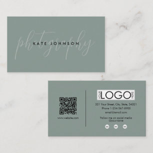 Sage Green Script Calligraphy Signature QR-Code Visitenkarte