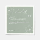Sage Green Script Floral Fun Fakten Hochzeit Serviette (Vorderseite)