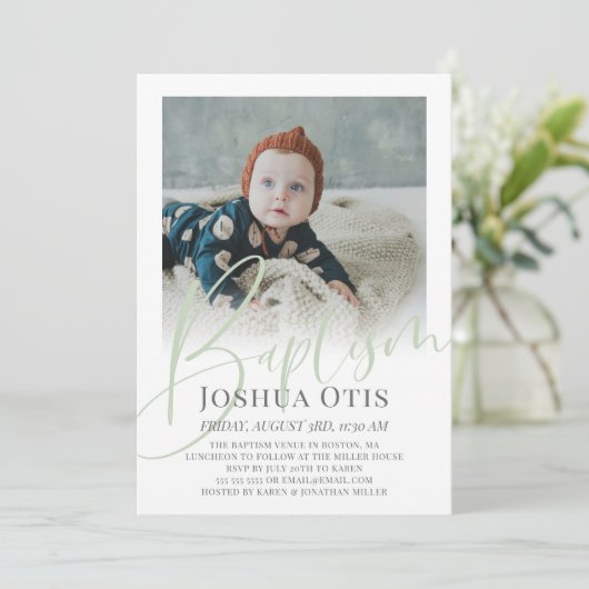 Sage Green Script Foto Taufe Einladung (Stehend Vorderseite)