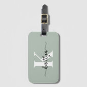 Sage Green Script Monogram Gepäckanhänger (Vorderseite Vertikal)