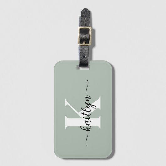 Sage Green Script Monogram Gepäckanhänger (Vorderseite Vertikal)