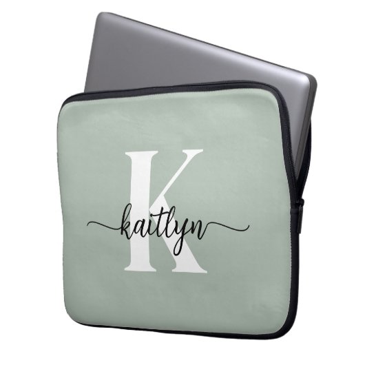 Sage Green Script Monogram Laptopschutzhülle (Vorderseite Links)