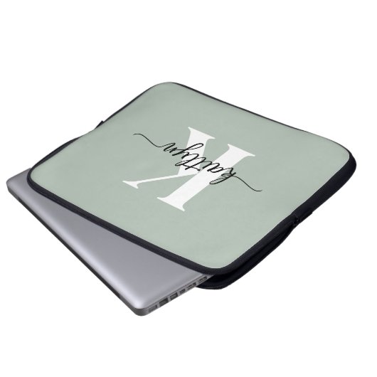 Sage Green Script Monogram Laptopschutzhülle (Vorne Knopf)