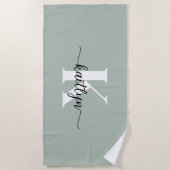 Sage Green Script Monogram Strandtuch (Vorderseite)