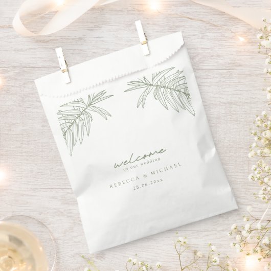 Sage Green Simple Botanical Wedding Geschenktütchen (Ausgeschnitten)