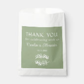 Sage Green Simple Elegante Moderne Script Hochzeit Geschenktütchen (Vorderseite)