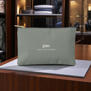 Sage Green Simple Minimalistisch Monogram und Name Zubehörtasche