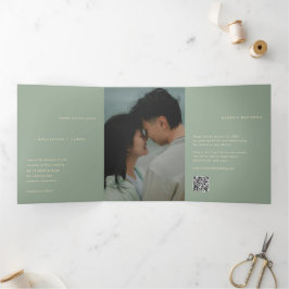 Sage Green Simple Photo QR Code Modern Wedding Dreifach Gefaltete Einladung