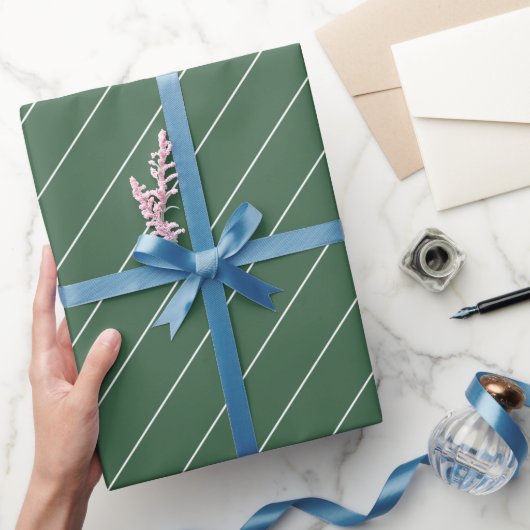 Sage Green Simple Stripes Minimalistisch Geburtsta Geschenkpapier (Schenken)