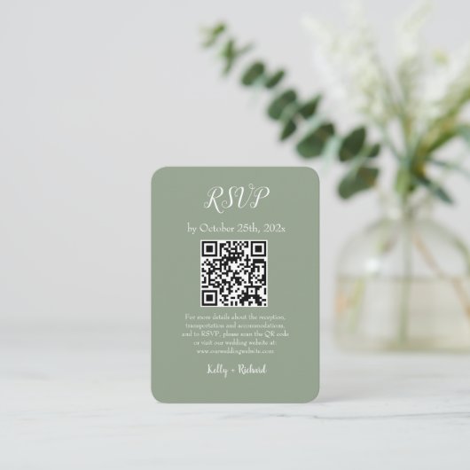 Sage Green Small Vertical Wedding RSVP QR Code Begleitkarte (Stehend Vorderseite)