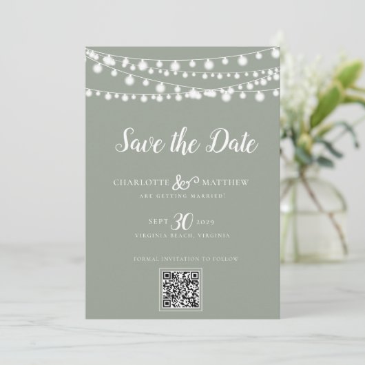 Sage Green String Lights Modernes Skript Rette das Save The Date (Stehend Vorderseite)