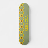 Sage Green Sunflower Skateboard (Vorne)