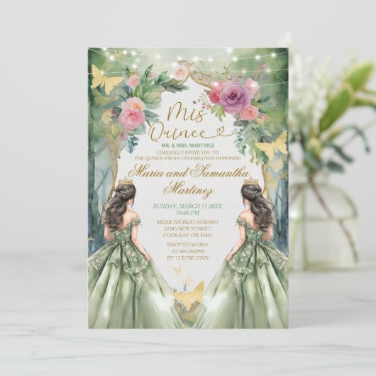 Sage Green Twin Royal Princess Forest Quinceañera Einladung (Stehend Vorderseite)