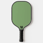 Sage Green und Black Modern Monogram Pickleball Schläger (Rückseite)