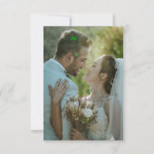 Sage Green und Soft White Wedding Foto Dankeskarte (Rückseite)