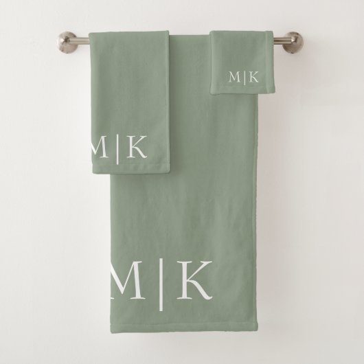 Sage Green und White | Modernes Monogramm Badhandtuch Set (Insitu)