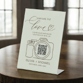 Sage Green Wedding fängt den QR-Code der Liebe ein Sockelschild