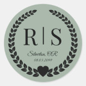 Sage Green Wedding Monogram Initials Runder Aufkleber (Vorderseite)