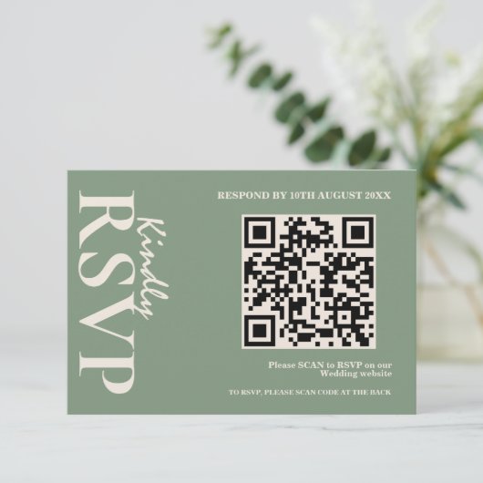 Sage Green Wedding QR Code UAWG RSVP Karte (Stehend Vorderseite)