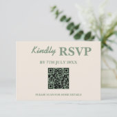Sage Green Wedding QR Code UAWG RSVP Karte (Stehend Vorderseite)