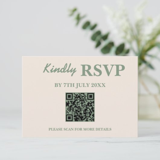 Sage Green Wedding QR Code UAWG RSVP Karte (Stehend Vorderseite)