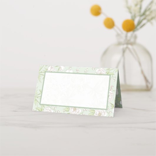 Sage Green White Rose Wedding Platzkarte (Vorderseite)