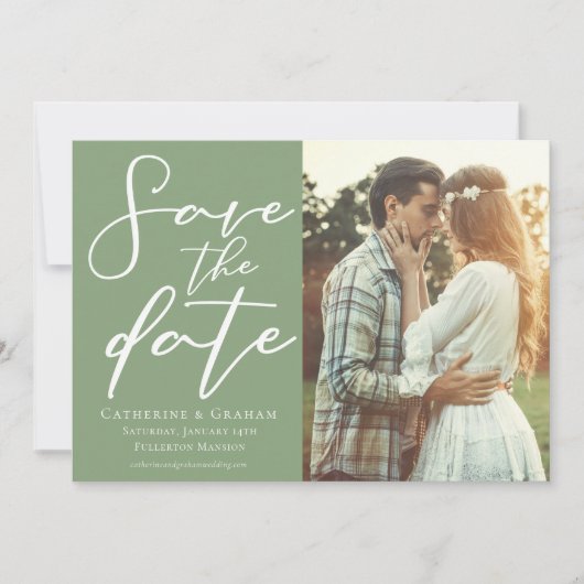 Sage Green White Script Couple Foto Save The Date (Vorderseite)