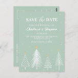 Sage Green Winter Christmas Save the Date Hochzeit Postkarte<br><div class="desc">Sage Green Winter Christmas Save the Date Wedding Postcard bietet Winterwunderland, Weihnachtsbaum/Kiefernbaum, Schnee und Textvorlage im schlauen grünen Hintergrund.Ein perfektes Design für das Winter- oder Weihnachtsthema.Bitte klicken Sie auf den personalisierenden Knopf, um es mit Ihrem Text oder Namen anzupassen.Besuchen Sie bitte meinen Shop " loveyouart" für andere oder ähnliche Designs...</div>