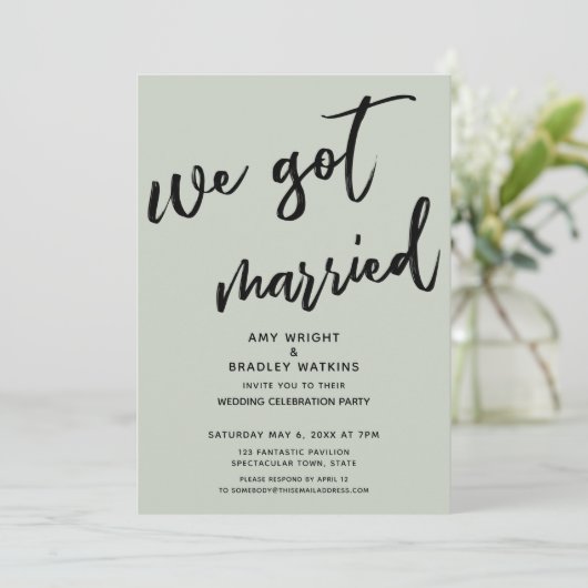 Sage Green Wir Got Verheiratete Hochzeitsempfehlun Einladung (Stehend Vorderseite)