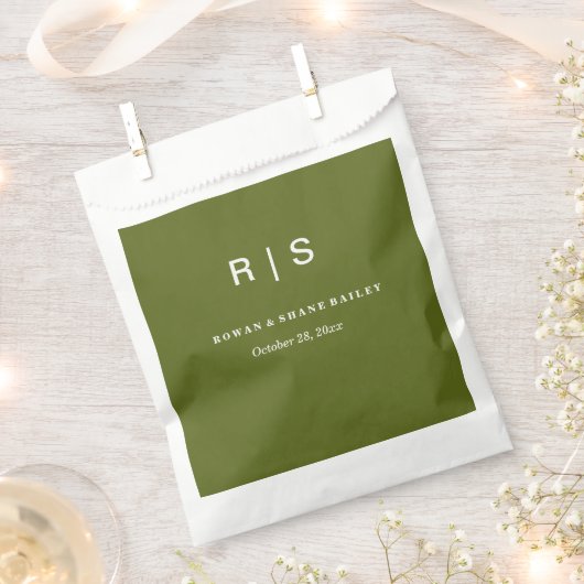 Sage-Grüner Hochzeitsgunstbeutel mit Monogramm Geschenktütchen (Ausgeschnitten)