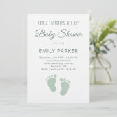 Sage Minimal Little Footsteps Baby Shower Einladung (Stehend Vorderseite)