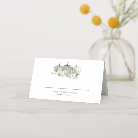 Sage Pumpkins Autumn Florals Names Date Wedding Platzkarte (Vorderseite)