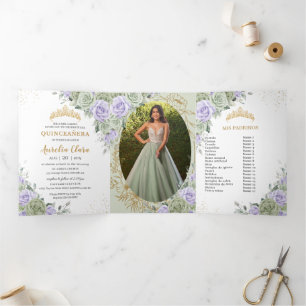 Sagegrüne lila Rosen Florale Quinceañera-Fotos Dreifach Gefaltete Einladung