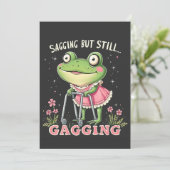Sagend, aber immer noch gagend Funny Mütter Day Fr Einladung (Stehend Vorderseite)