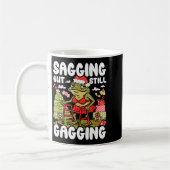 Sagging But Still Gagging Frog Funny Cringe Meme C Kaffeetasse (Links)